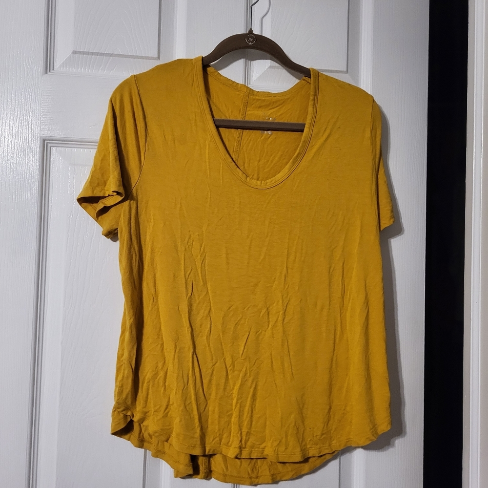 Mustard yellow no tag woman xlarge t shirt